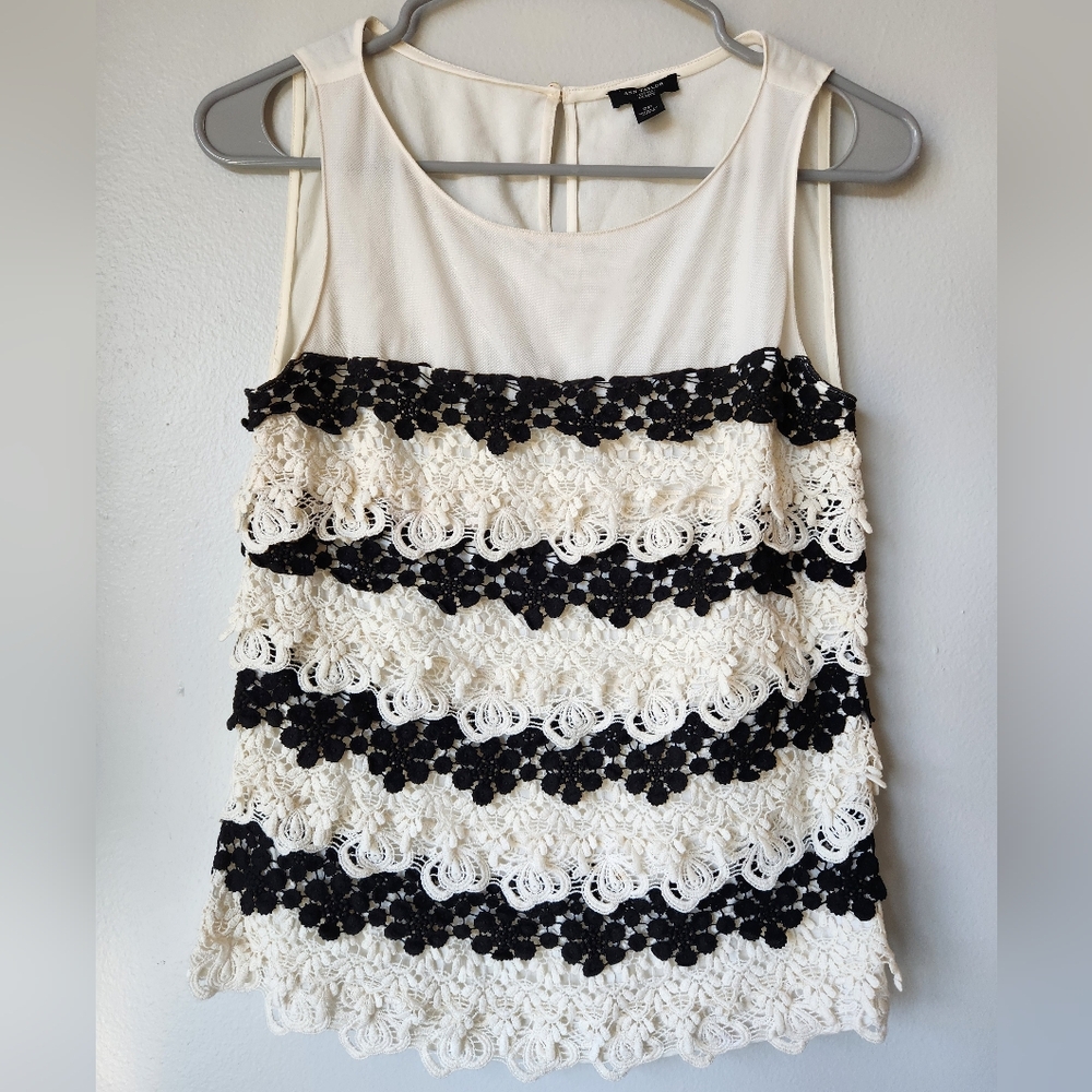 Ann Taylor lace tank top size 2 petite